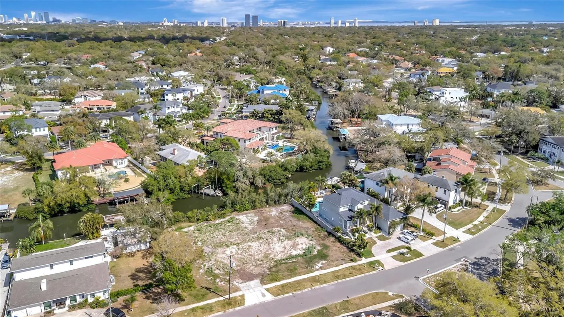 2618 S Dundee Street Tampa FL 33629