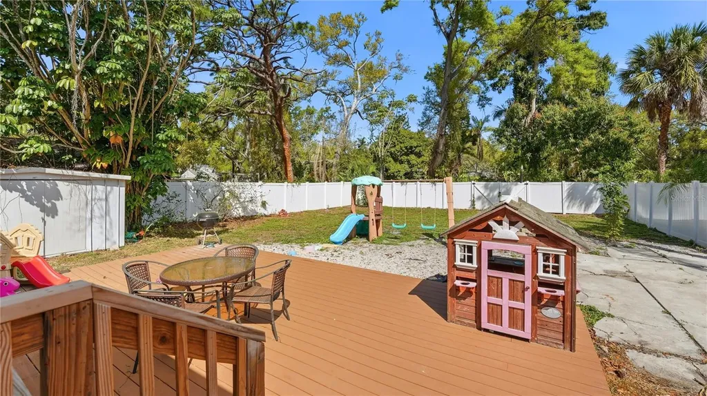 2722 2nd Avenue W Bradenton FL 34205