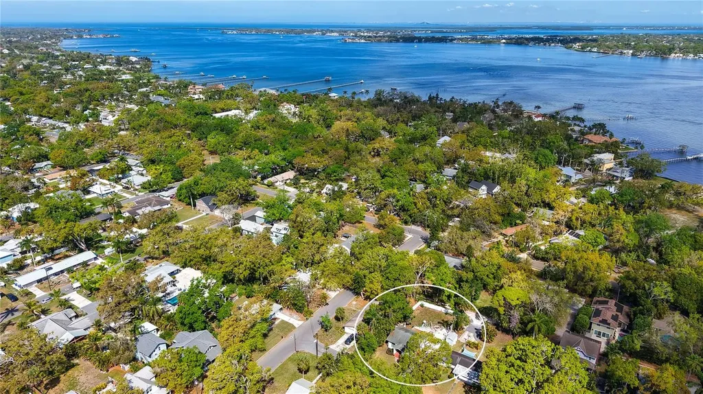 2722 2nd Avenue W Bradenton FL 34205