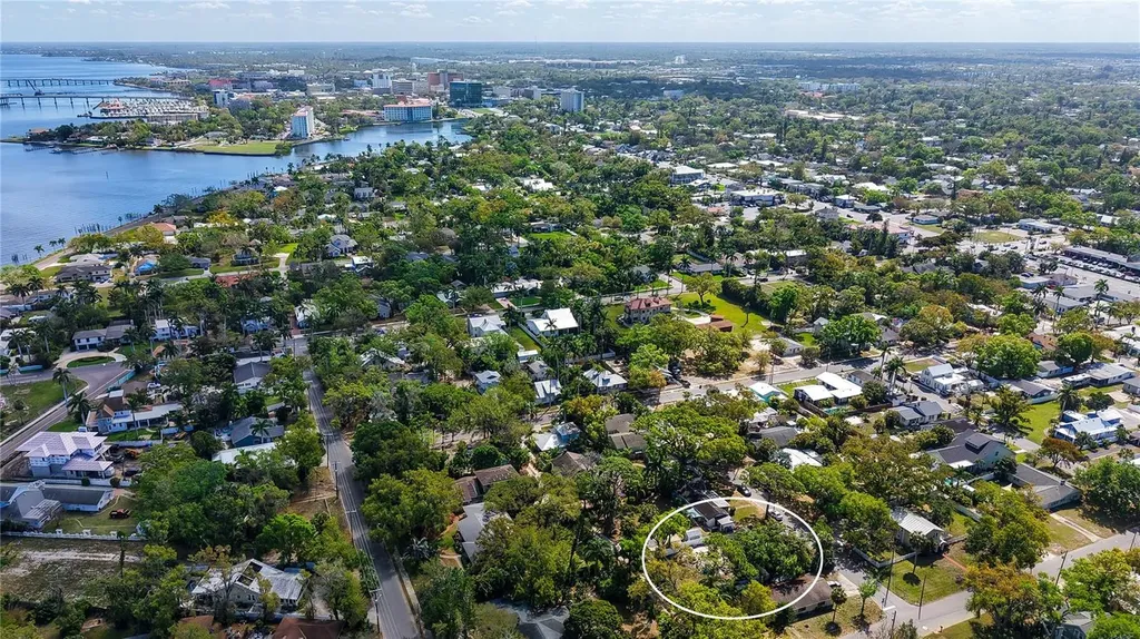 2722 2nd Avenue W Bradenton FL 34205