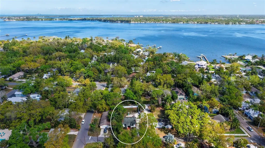 2722 2nd Avenue W Bradenton FL 34205