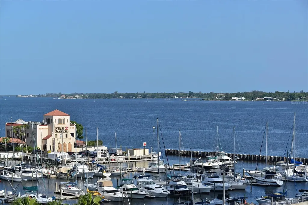 2722 2nd Avenue W Bradenton FL 34205