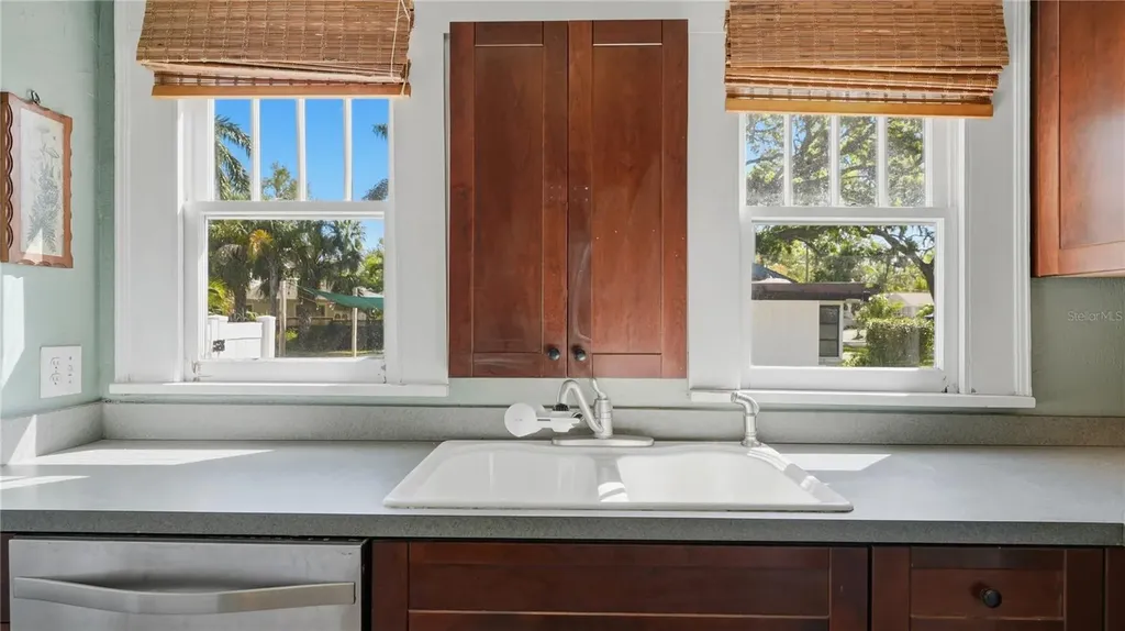 2722 2nd Avenue W Bradenton FL 34205