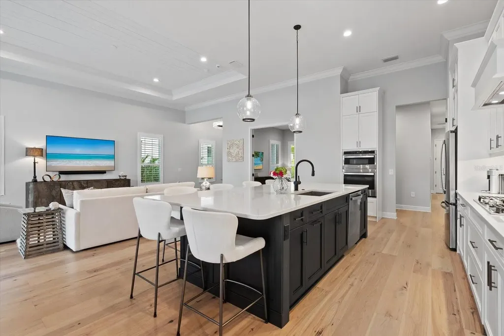 6353 Isla Del Ray Avenue Sarasota FL 34240