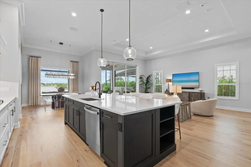 6353 Isla Del Ray Avenue Sarasota FL 34240