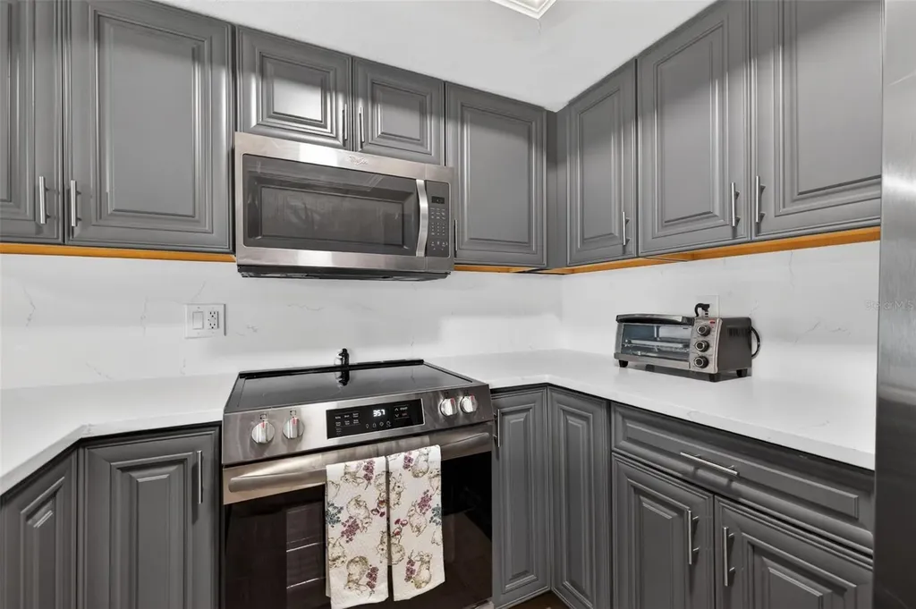 6490 Cape Hatteras Way NE St Petersburg FL 33702