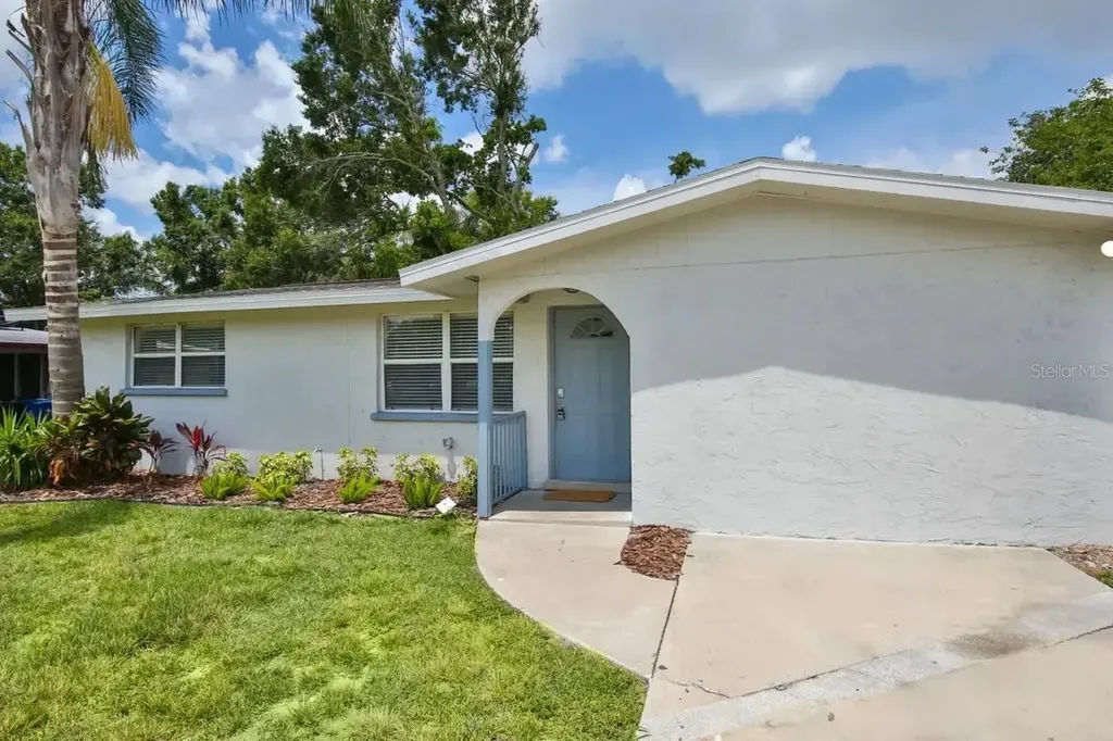 5622 S Lockwood Ridge Road Sarasota FL 34231