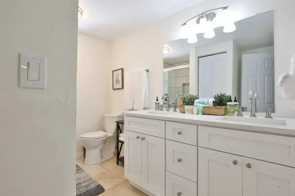 5622 S Lockwood Ridge Road Sarasota FL 34231