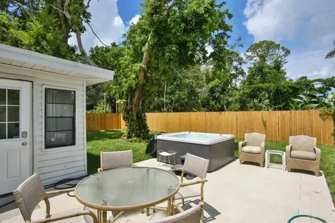 5622 S Lockwood Ridge Road Sarasota FL 34231