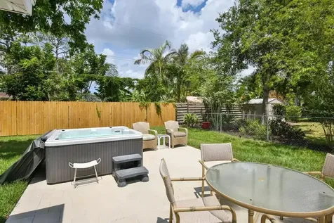 5622 S Lockwood Ridge Road Sarasota FL 34231