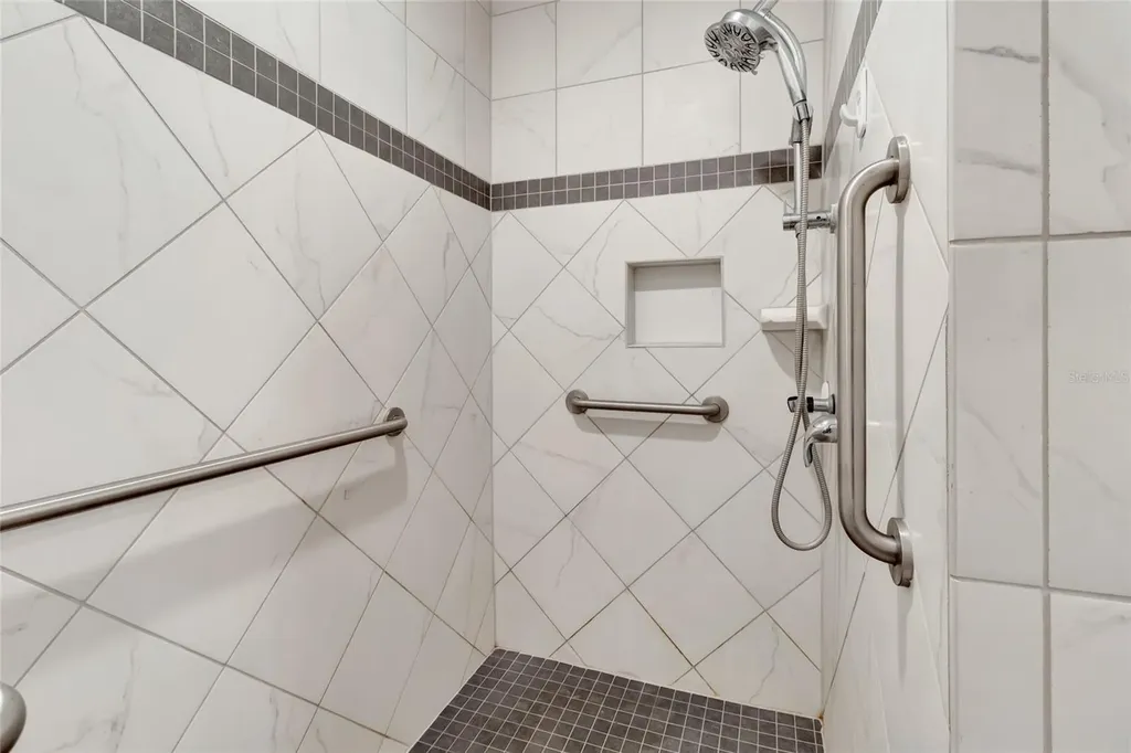 26903 Honeymoon Avenue Leesburg FL 34748