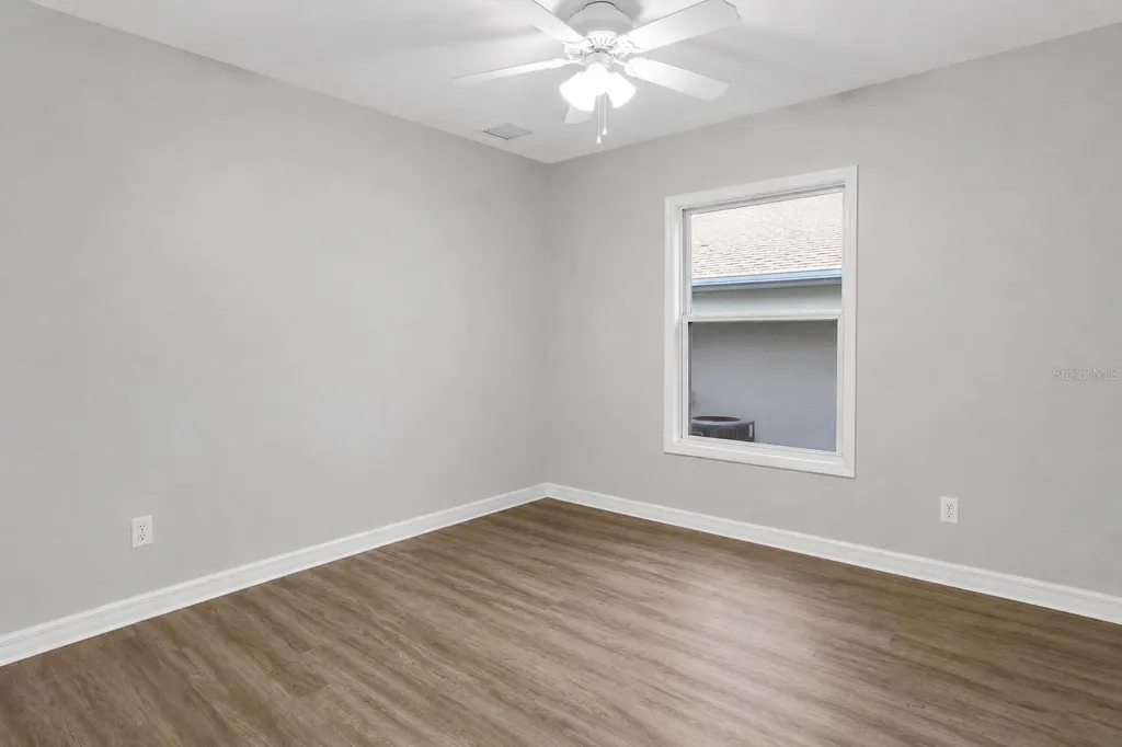 26903 Honeymoon Avenue Leesburg FL 34748