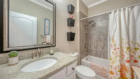 8143 36th Street E Sarasota FL 34243