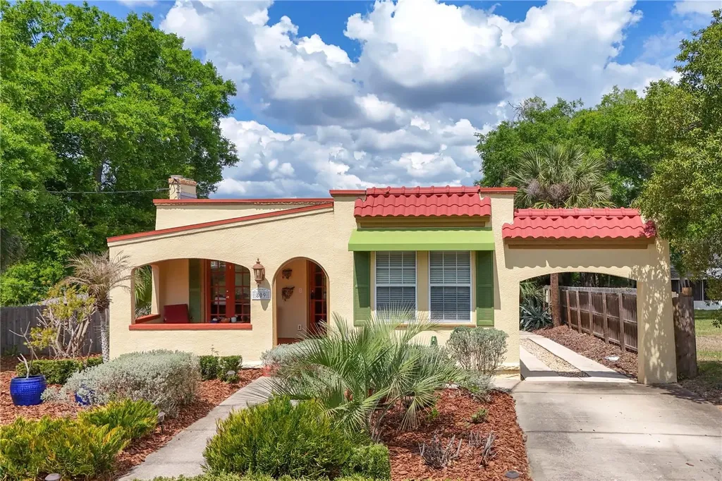 809 Poinsettia Drive Eustis FL 32726