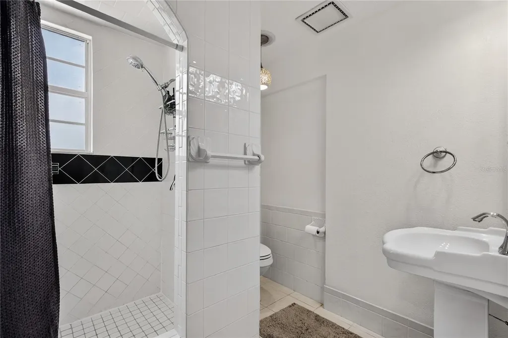 809 Poinsettia Drive Eustis FL 32726