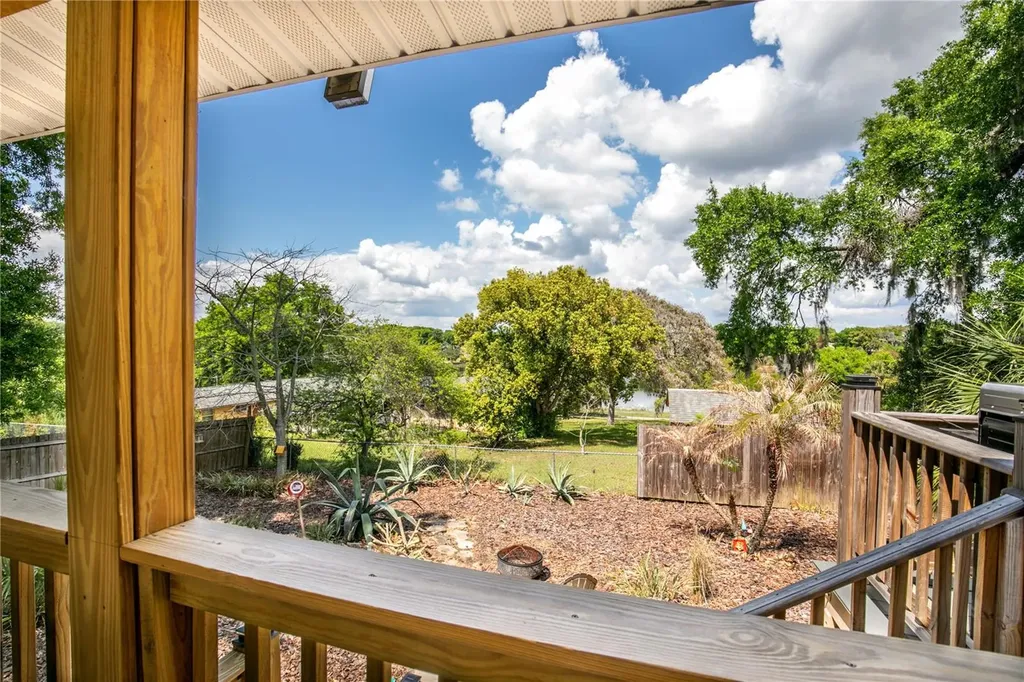 809 Poinsettia Drive Eustis FL 32726