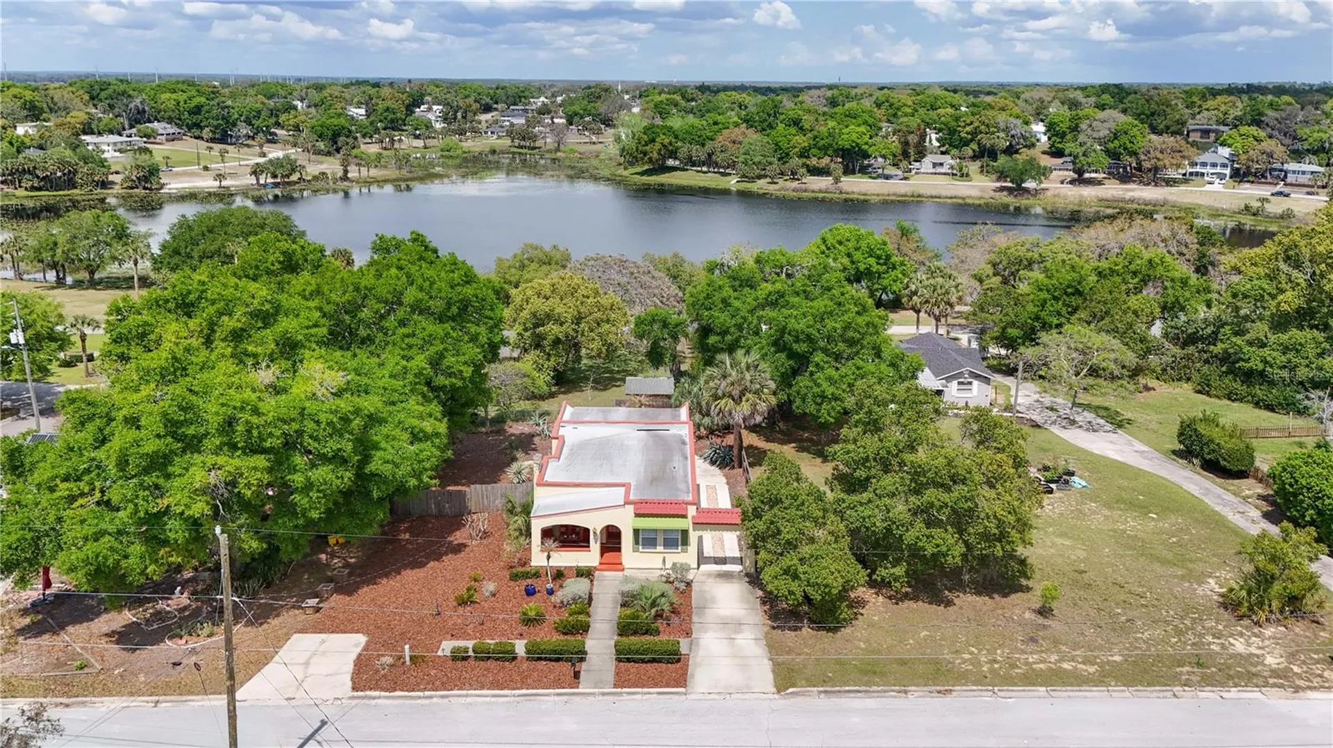 809 Poinsettia Drive Eustis FL 32726