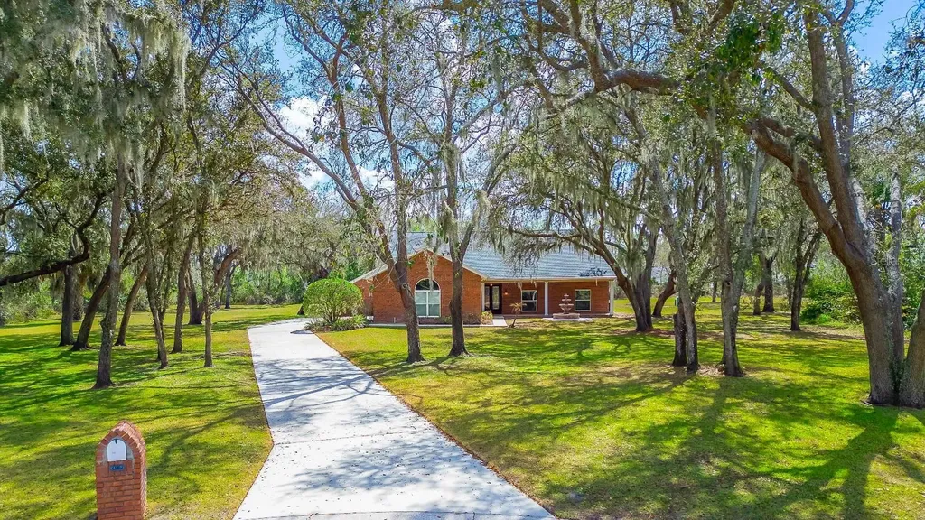 4610 Clarksdale Lane Brandon FL 33511