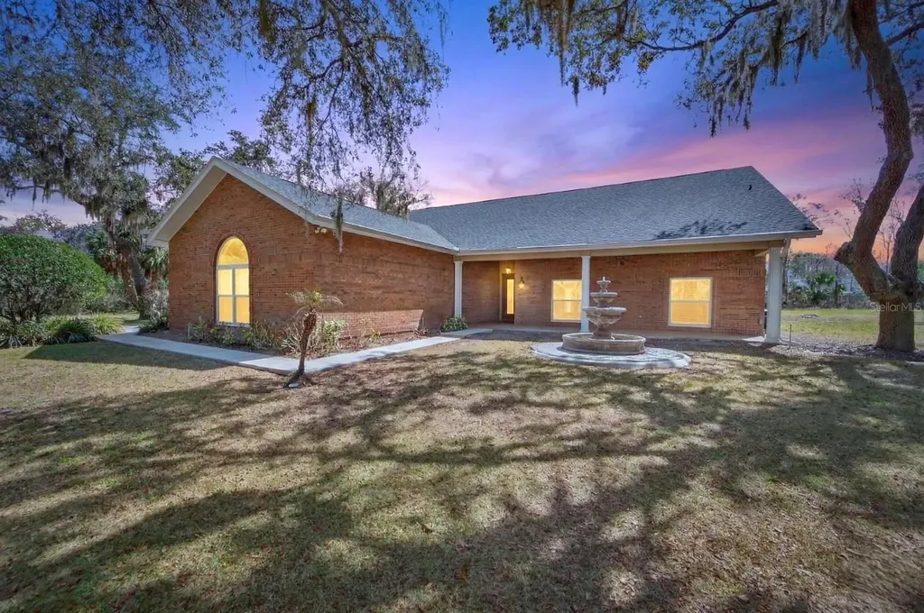 4610 Clarksdale Lane Brandon FL 33511