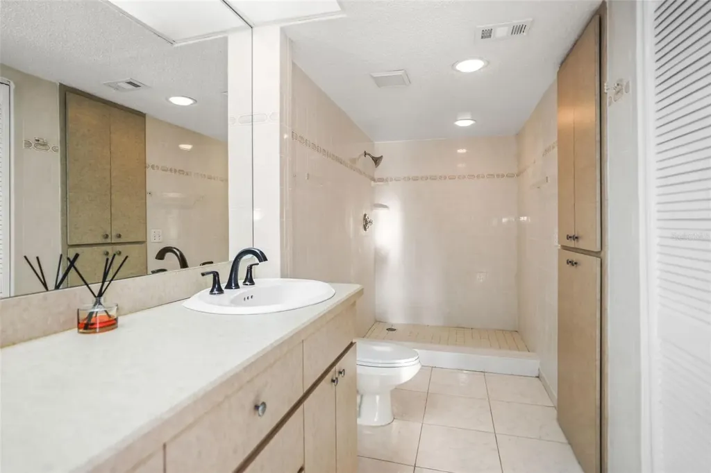 225 Country Club Drive Largo FL 33771