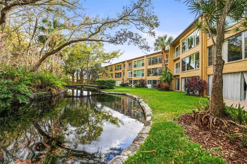 225 Country Club Drive Largo FL 33771
