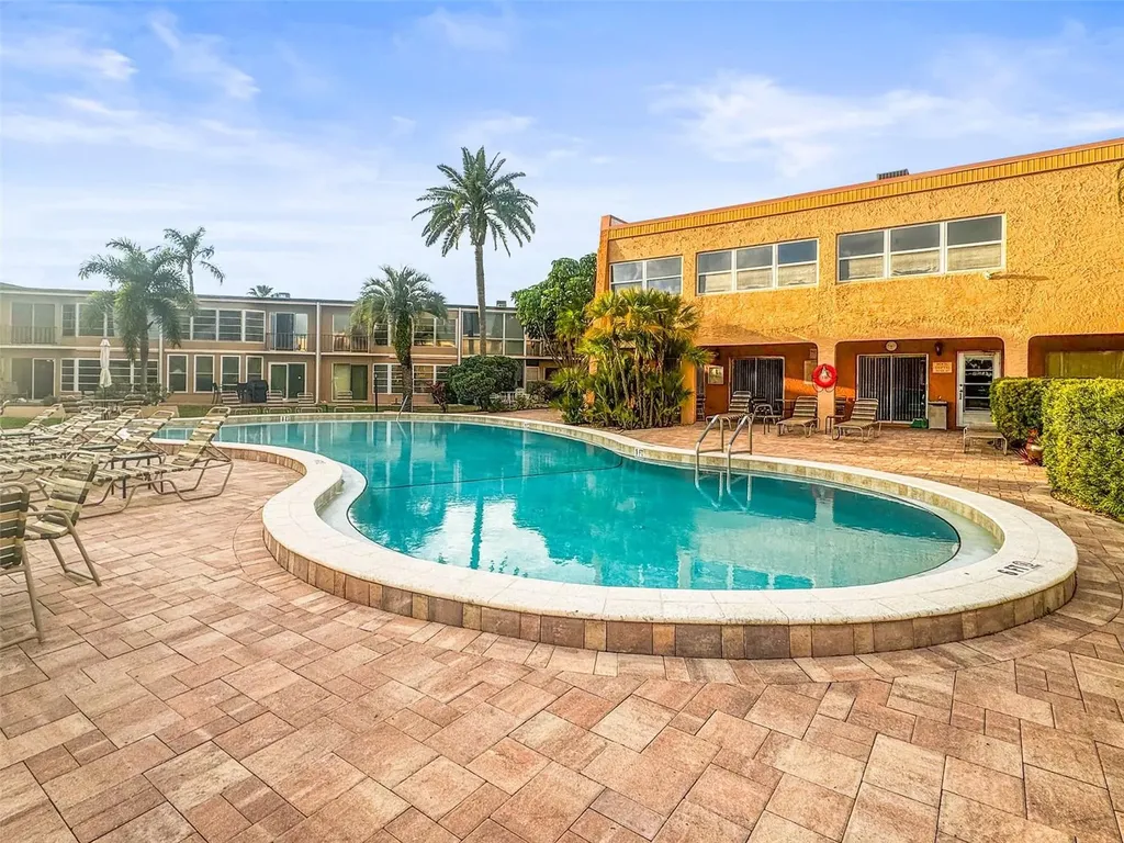 225 Country Club Drive Largo FL 33771