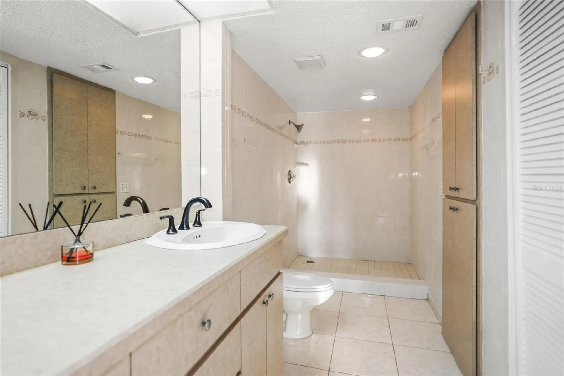 225 Country Club Drive Largo FL 33771