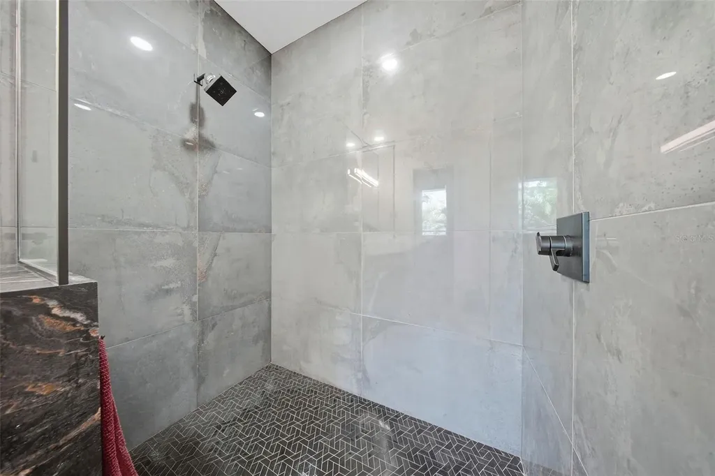 532 31st Street S St Petersburg FL 33712