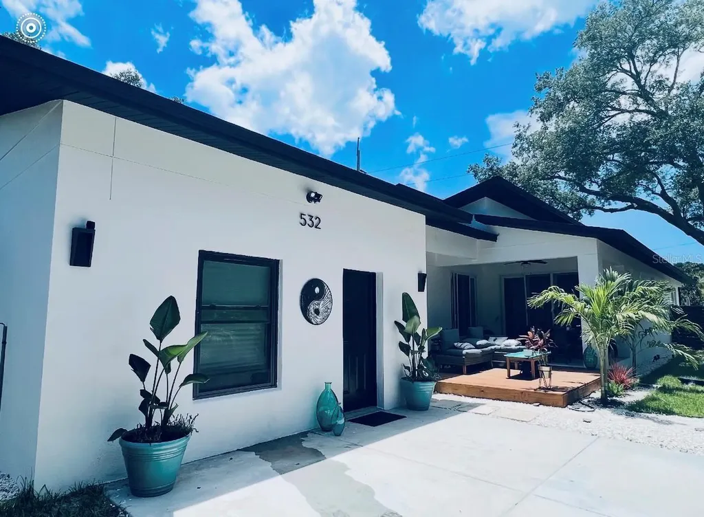 532 31st Street S St Petersburg FL 33712