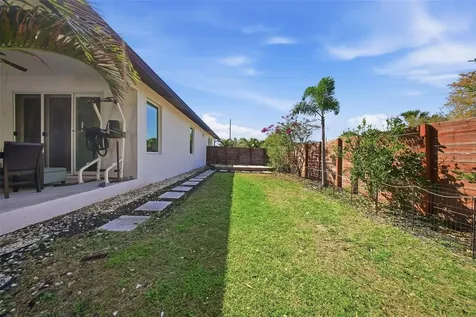 532 31st Street S St Petersburg FL 33712
