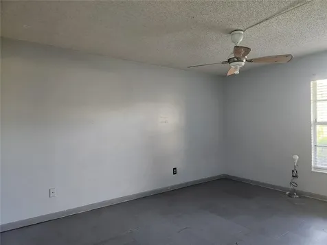 6122 7th Avenue W Bradenton FL 34209