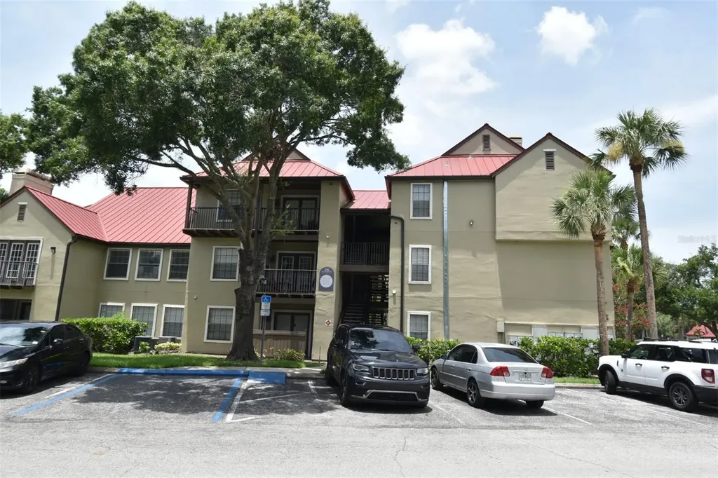 216 Afton Square Altamonte Springs FL 32714