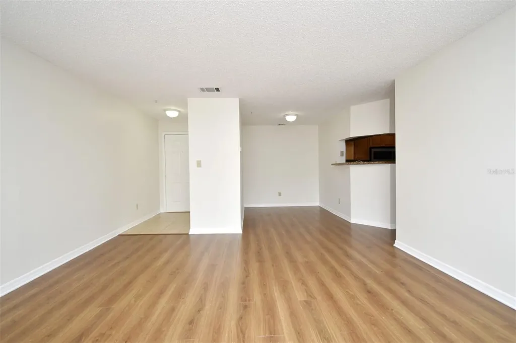 216 Afton Square Altamonte Springs FL 32714