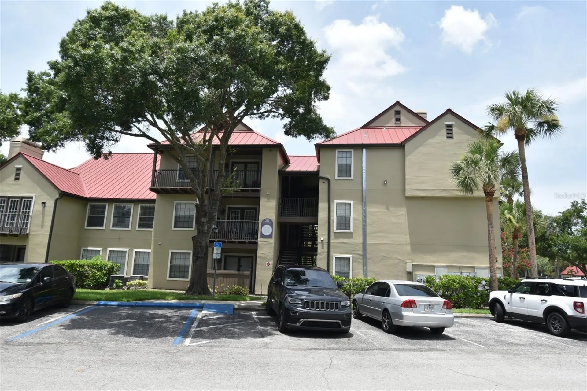 216 Afton Square Altamonte Springs FL 32714
