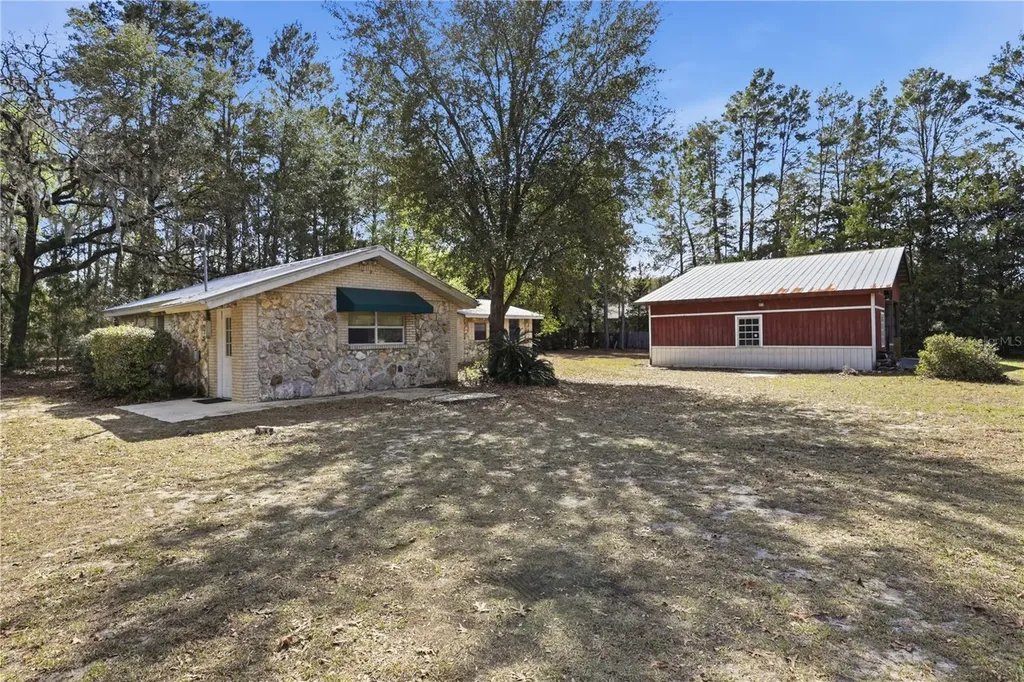 5289 NE County Road 340 High Springs FL 32643