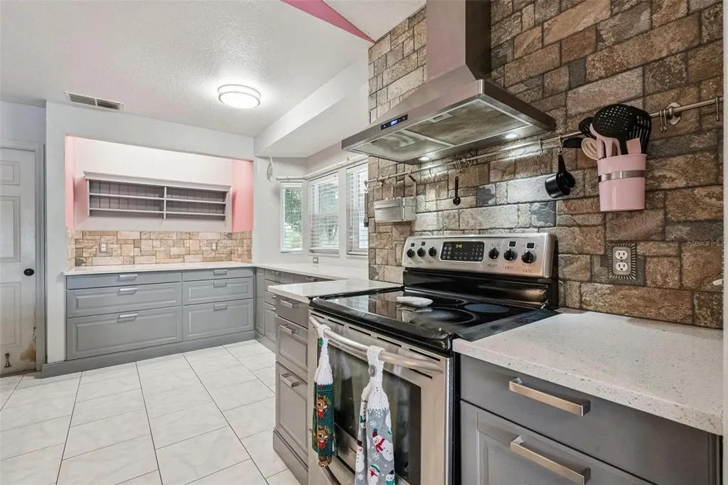 604 Bent Oak Loop Davenport FL 33837