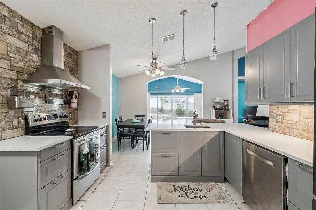 604 Bent Oak Loop Davenport FL 33837