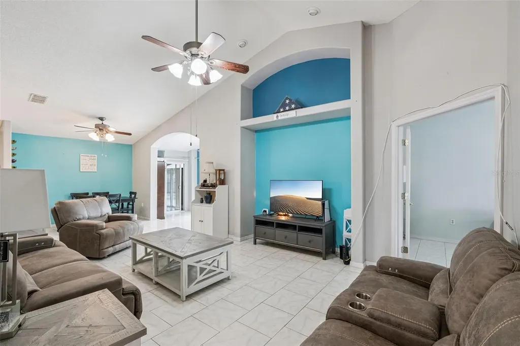 604 Bent Oak Loop Davenport FL 33837