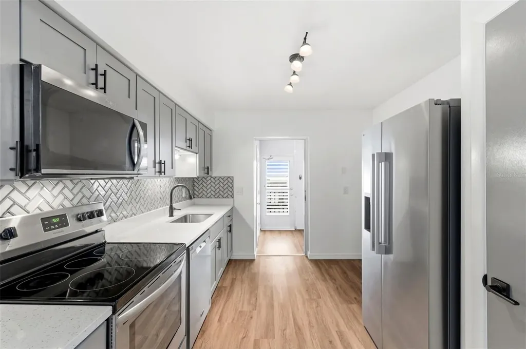 5155 9th Avenue N St Petersburg FL 33710