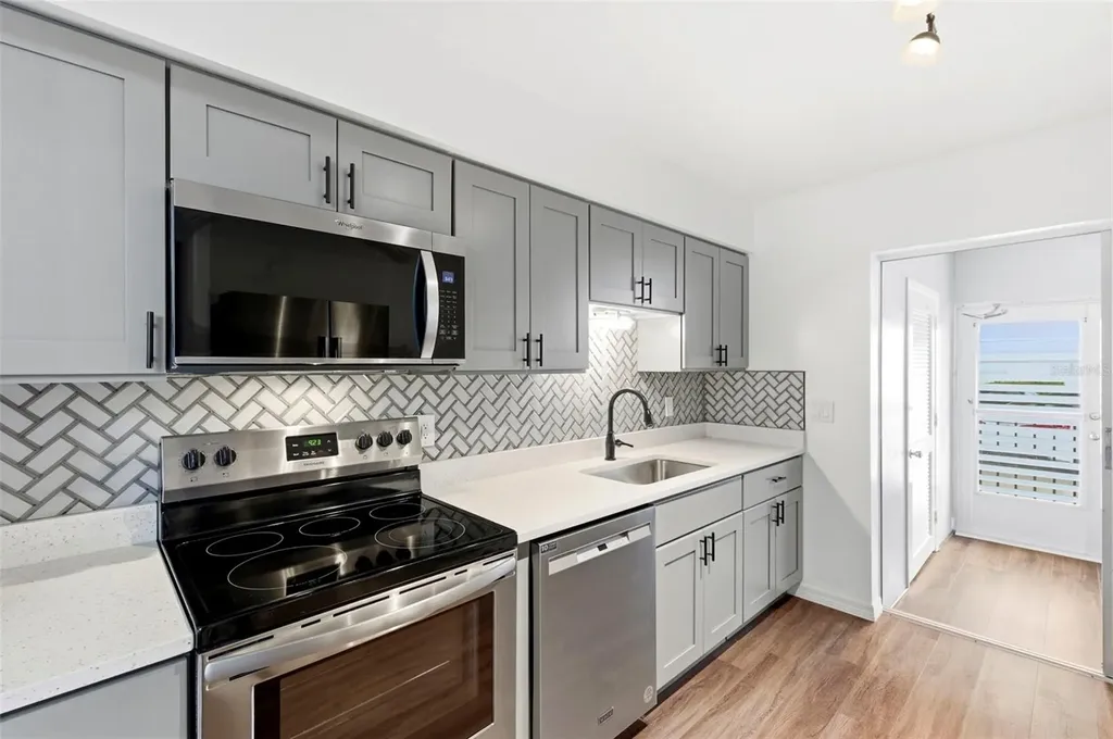 5155 9th Avenue N St Petersburg FL 33710