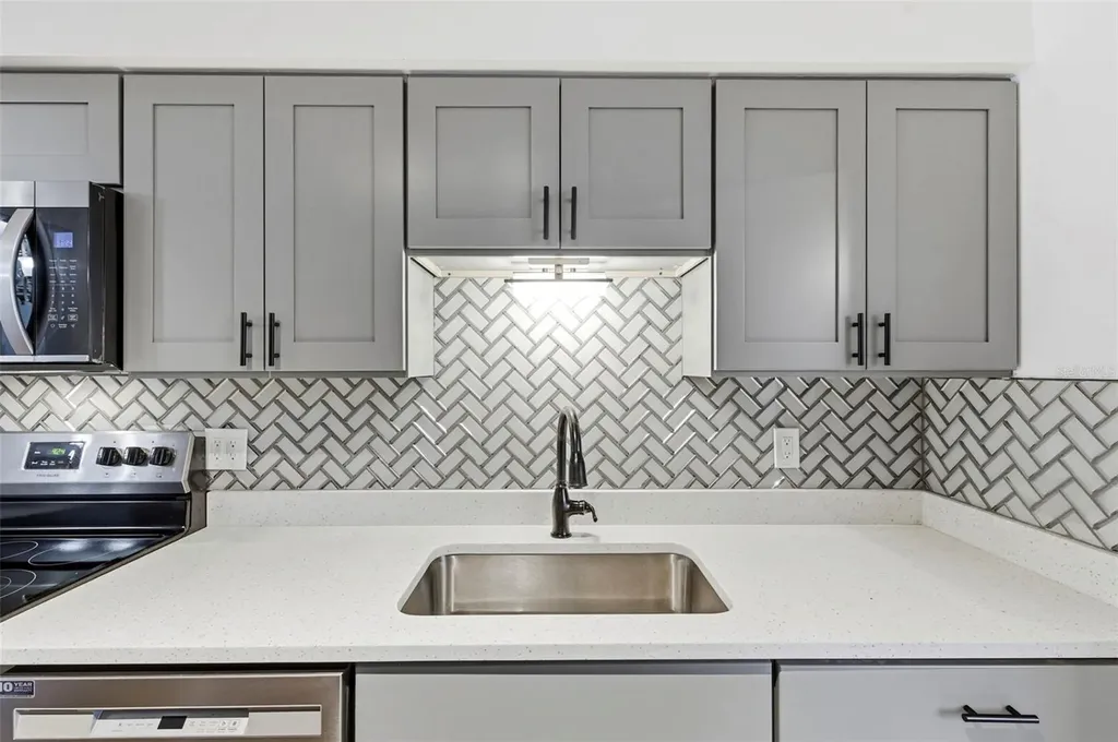 5155 9th Avenue N St Petersburg FL 33710