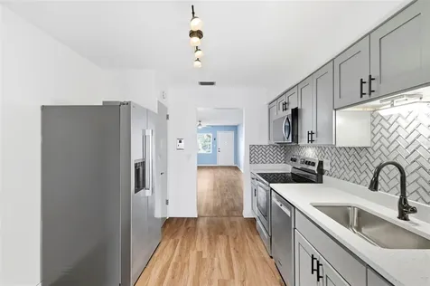 5155 9th Avenue N St Petersburg FL 33710