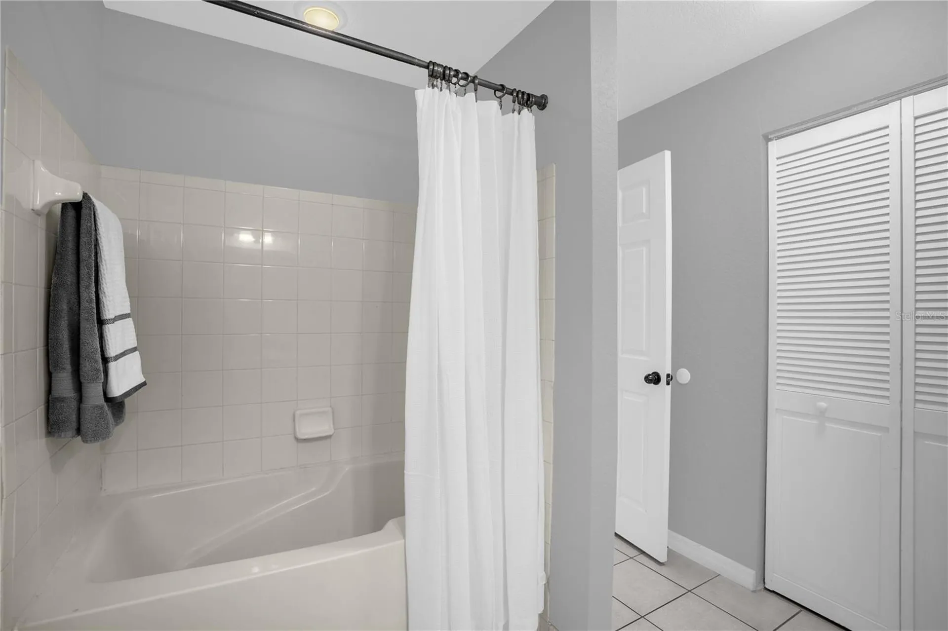 6324 Raleigh Street Orlando FL 32835