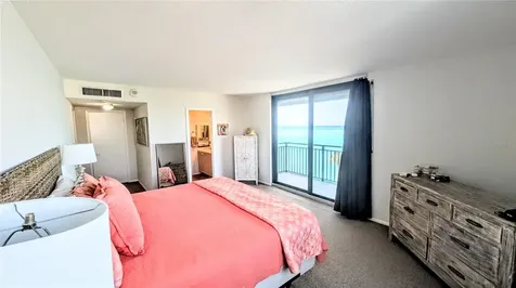 4822 Ocean Boulevard Sarasota FL 34242