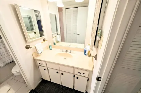 4822 Ocean Boulevard Sarasota FL 34242