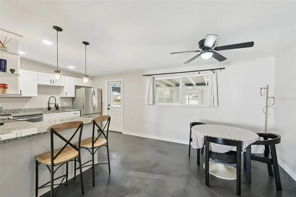2416 Emory Avenue Bradenton FL 34207