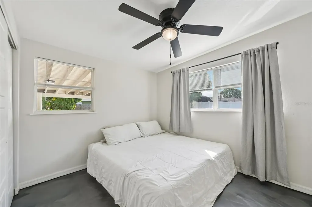 2416 Emory Avenue Bradenton FL 34207