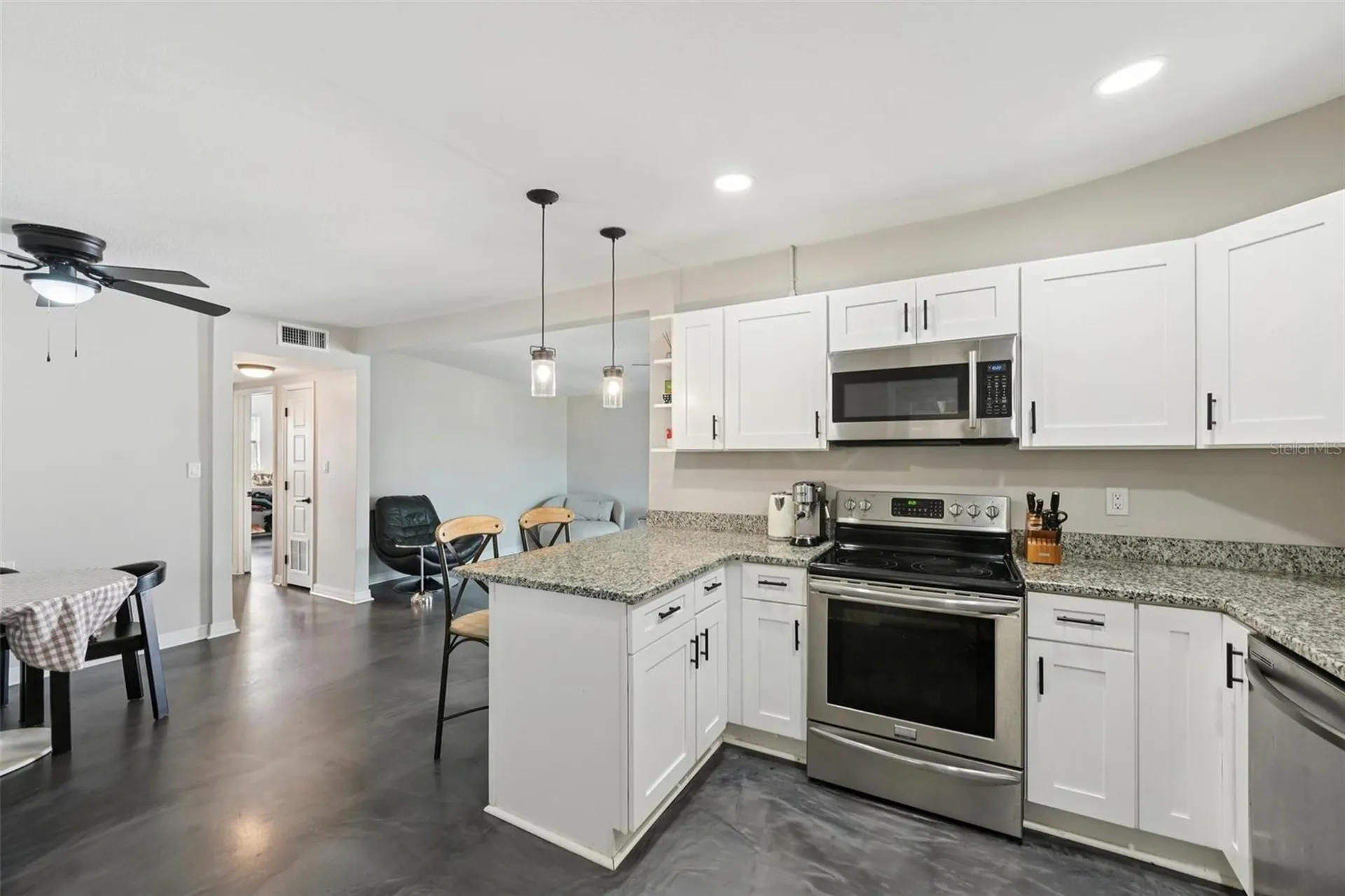 2416 Emory Avenue Bradenton FL 34207