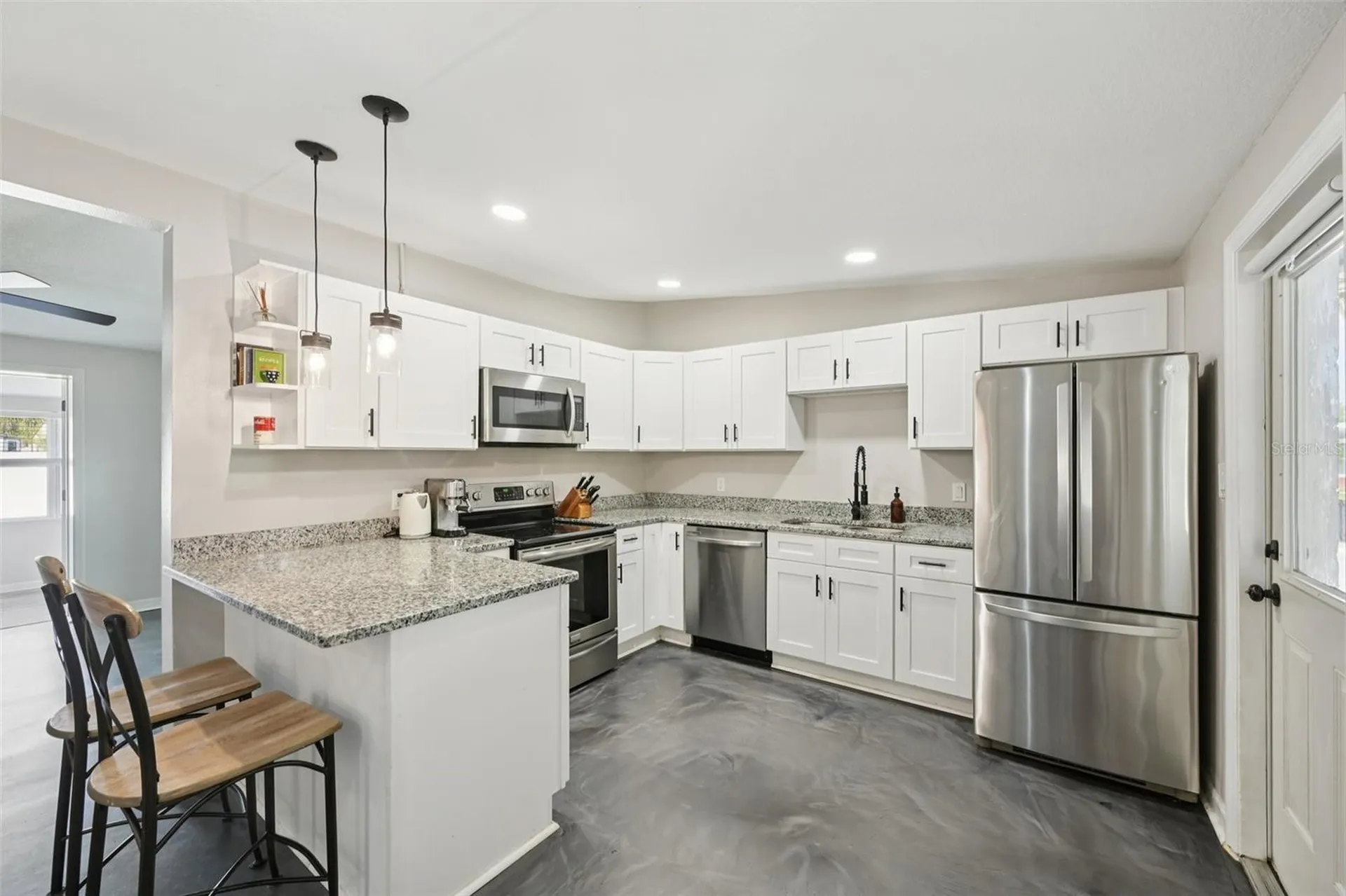 2416 Emory Avenue Bradenton FL 34207
