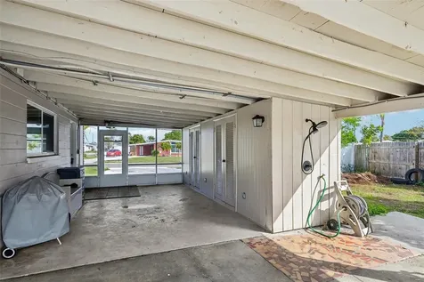 2416 Emory Avenue Bradenton FL 34207
